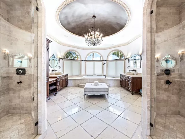 7-bedroom home for rent in Fort Lauderdale - 42 Nurmi Drive - MondialRealty