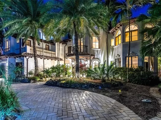7-bedroom home for rent in Fort Lauderdale - 42 Nurmi Drive - MondialRealty