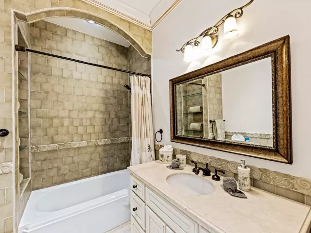 7-bedroom home for rent in Fort Lauderdale - 42 Nurmi Drive - MondialRealty