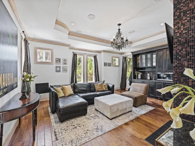 7-bedroom home for rent in Fort Lauderdale - 42 Nurmi Drive - MondialRealty