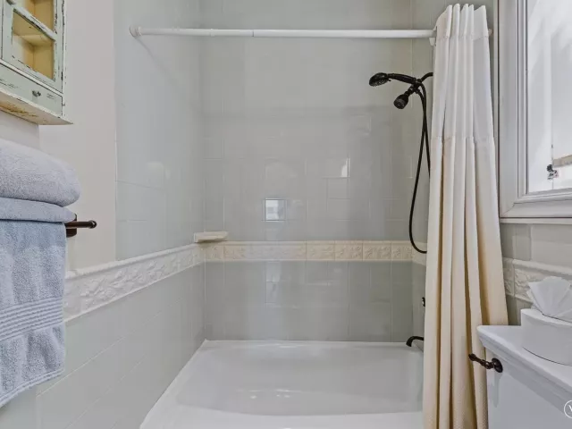 7-bedroom home for rent in Fort Lauderdale - 42 Nurmi Drive - MondialRealty