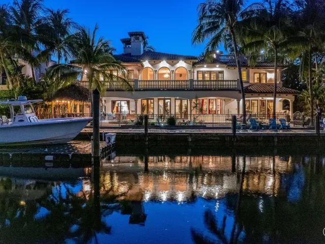 7-bedroom home for rent in Fort Lauderdale - 42 Nurmi Drive - MondialRealty