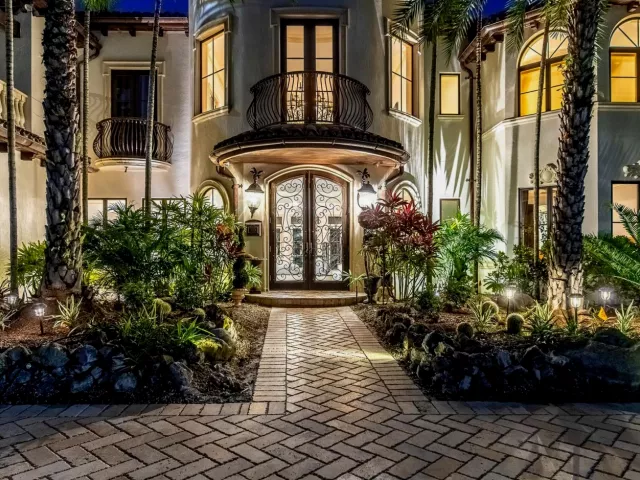 7-bedroom home for rent in Fort Lauderdale - 42 Nurmi Drive - MondialRealty