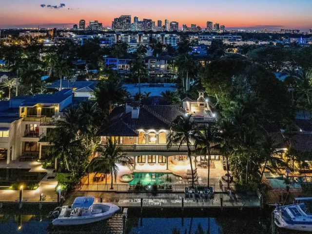 7-bedroom home for rent in Fort Lauderdale - 42 Nurmi Drive - MondialRealty