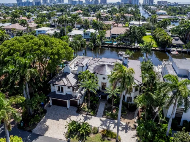 7-bedroom home for rent in Fort Lauderdale - 42 Nurmi Drive - MondialRealty