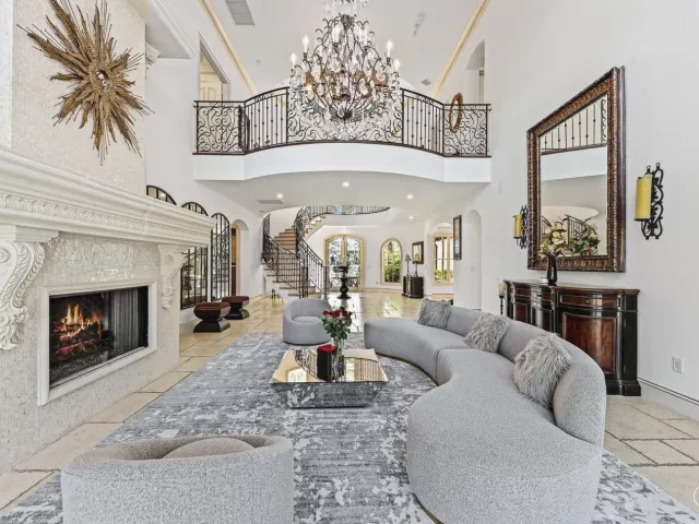 7-bedroom home for rent in Fort Lauderdale - 42 Nurmi Drive - MondialRealty