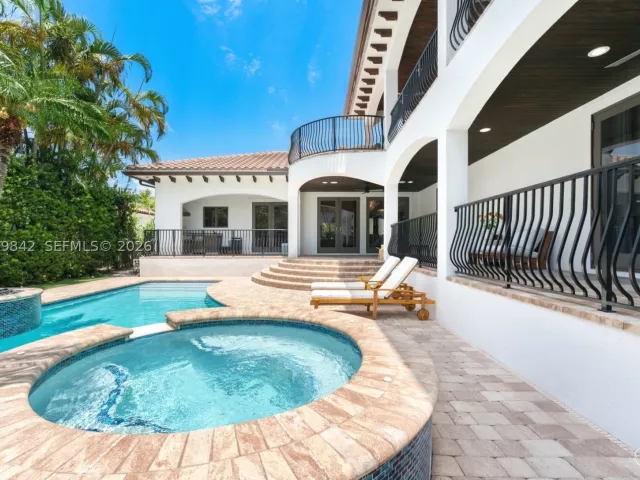 4-bedroom home for rent in Bay Harbor Islands - 1210 95th Street 18 - MondialRealty
