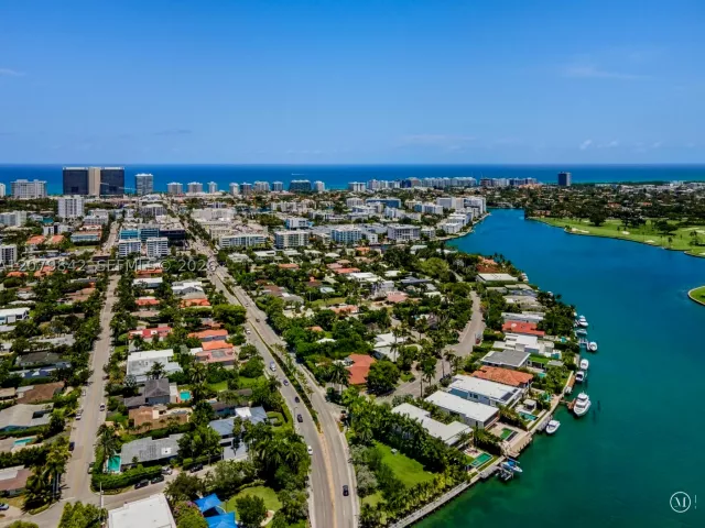4-bedroom home for rent in Bay Harbor Islands - 1210 95th Street 18 - MondialRealty