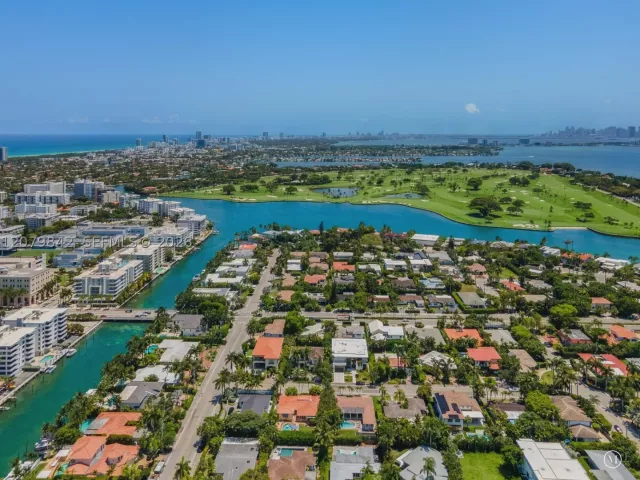 4-bedroom home for rent in Bay Harbor Islands - 1210 95th Street 18 - MondialRealty