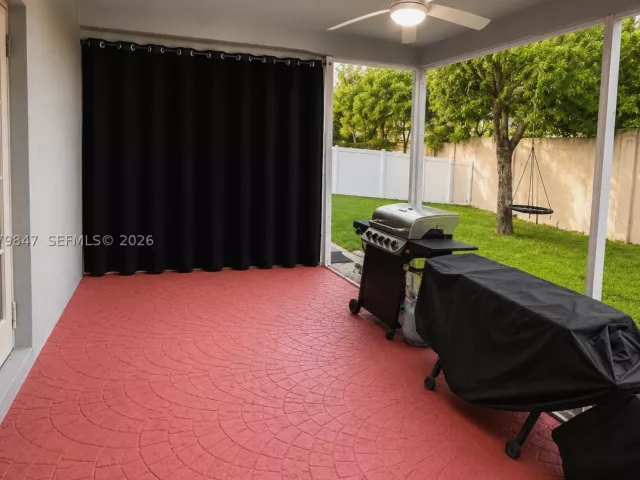 4-bedroom home for sale in Cooper City - 5840 SW 102nd Ave - MondialRealty
