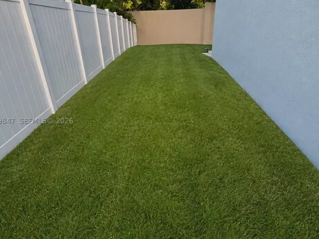 4-bedroom home for sale in Cooper City - 5840 SW 102nd Ave - MondialRealty
