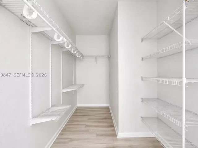 4-bedroom home for sale in Cooper City - 5840 SW 102nd Ave - MondialRealty