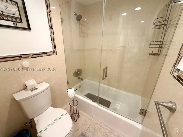 2-bedroom condo for sale in Hollywood - 4001 S Ocean Dr 11J - MondialRealty