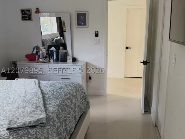 4-bedroom home for sale in Miami - 10411 SW sw 51st St - MondialRealty