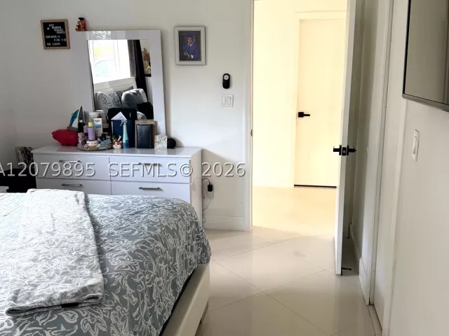 4-bedroom home for sale in Miami - 10411 SW sw 51st St - MondialRealty