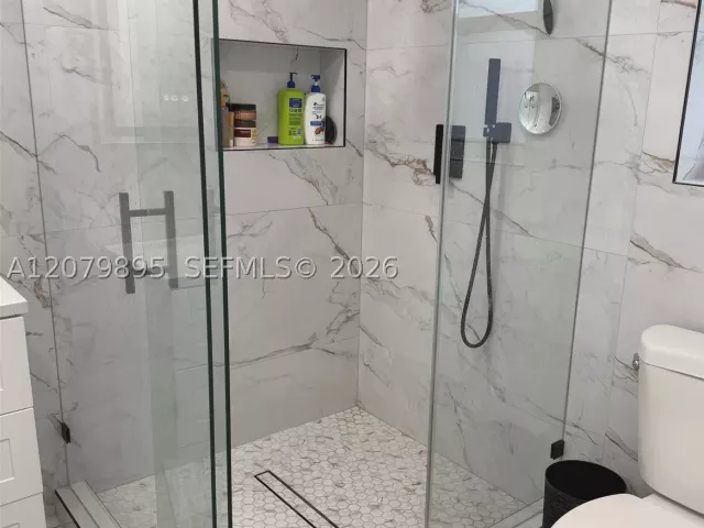4-bedroom home for sale in Miami - 10411 SW sw 51st St - MondialRealty