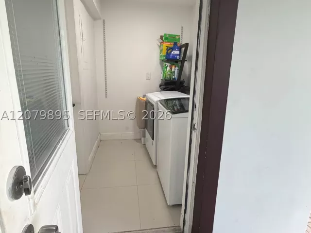 4-bedroom home for sale in Miami - 10411 SW sw 51st St - MondialRealty