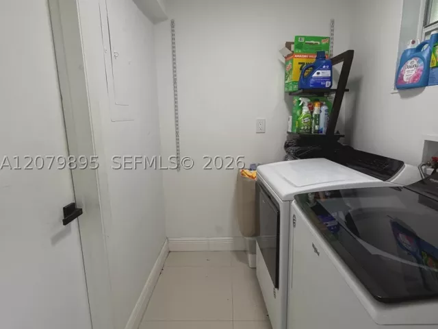 4-bedroom home for sale in Miami - 10411 SW sw 51st St - MondialRealty