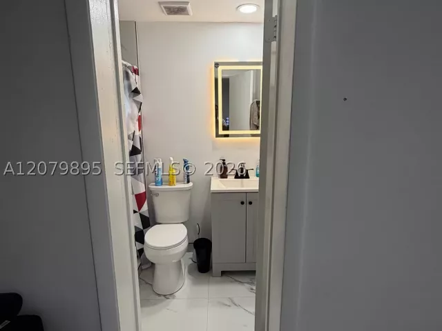 4-bedroom home for sale in Miami - 10411 SW sw 51st St - MondialRealty