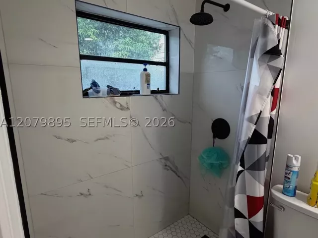 4-bedroom home for sale in Miami - 10411 SW sw 51st St - MondialRealty