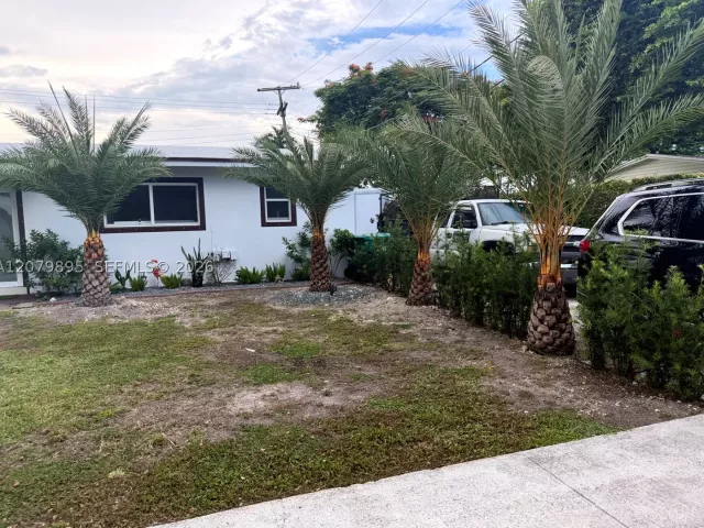 4-bedroom home for sale in Miami - 10411 SW sw 51st St - MondialRealty