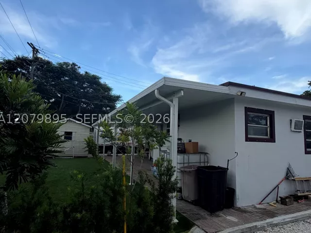 4-bedroom home for sale in Miami - 10411 SW sw 51st St - MondialRealty