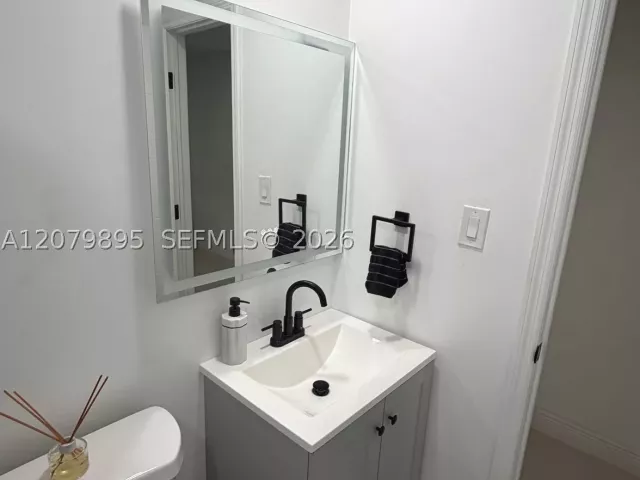 4-bedroom home for sale in Miami - 10411 SW sw 51st St - MondialRealty