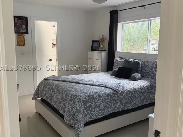 4-bedroom home for sale in Miami - 10411 SW sw 51st St - MondialRealty