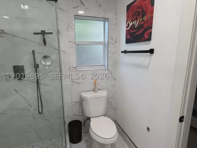 4-bedroom home for sale in Miami - 10411 SW sw 51st St - MondialRealty