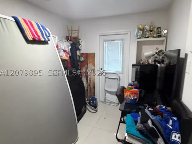 4-bedroom home for sale in Miami - 10411 SW sw 51st St - MondialRealty