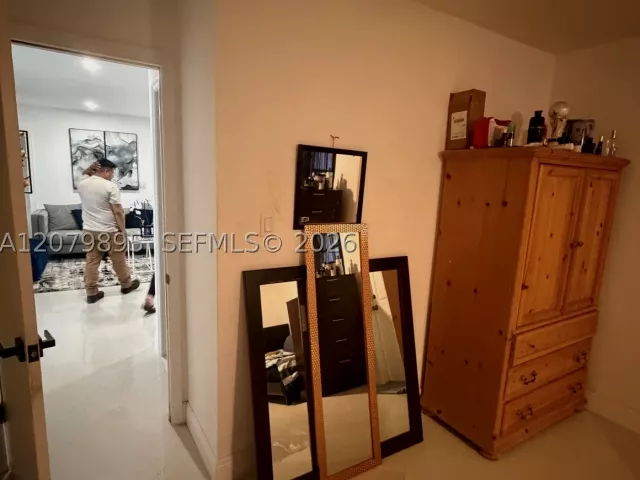 4-bedroom home for sale in Miami - 10411 SW sw 51st St - MondialRealty