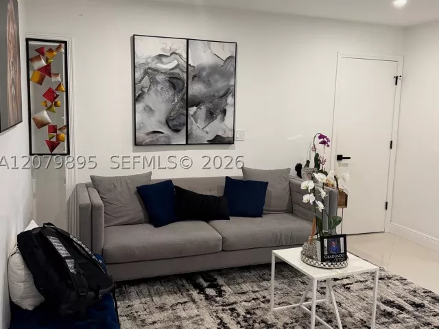 4-bedroom home for sale in Miami - 10411 SW sw 51st St - MondialRealty