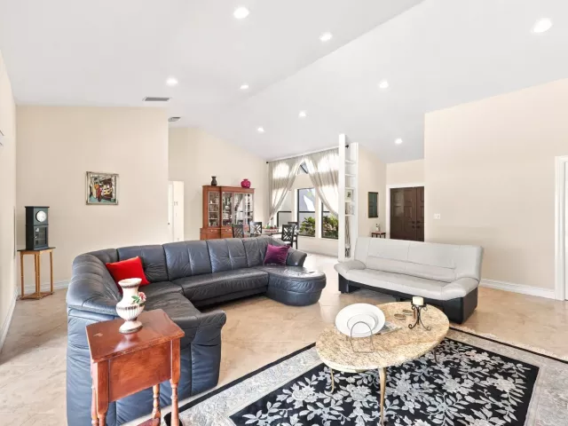 4-bedroom home for rent in Boca Raton - 10455 STONEBRIDGE Boulevard - MondialRealty