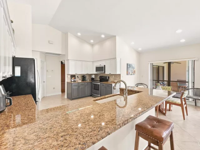 4-bedroom home for rent in Boca Raton - 10455 STONEBRIDGE Boulevard - MondialRealty