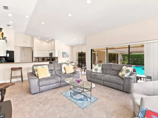 4-bedroom home for rent in Boca Raton - 10455 STONEBRIDGE Boulevard - MondialRealty