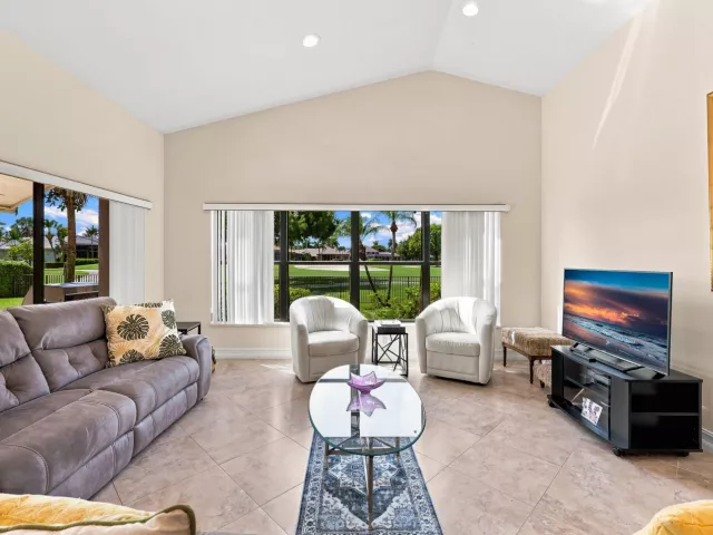 4-bedroom home for rent in Boca Raton - 10455 STONEBRIDGE Boulevard - MondialRealty