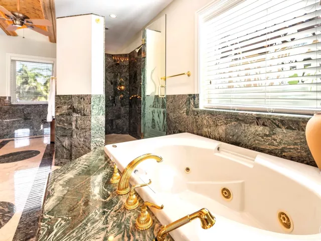 6-bedroom home for rent in Fort Lauderdale - 3005 NE 19th Street - MondialRealty