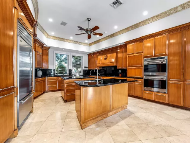 6-bedroom home for rent in Fort Lauderdale - 3005 NE 19th Street - MondialRealty