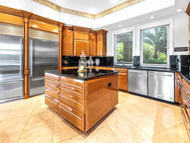 6-bedroom home for rent in Fort Lauderdale - 3005 NE 19th Street - MondialRealty