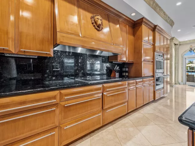 6-bedroom home for rent in Fort Lauderdale - 3005 NE 19th Street - MondialRealty