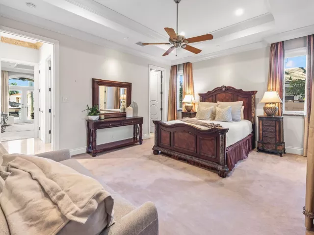 6-bedroom home for rent in Fort Lauderdale - 3005 NE 19th Street - MondialRealty