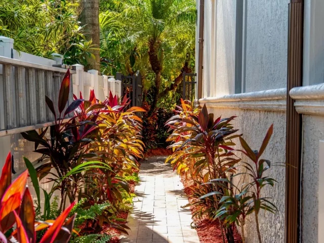 6-bedroom home for rent in Fort Lauderdale - 3005 NE 19th Street - MondialRealty