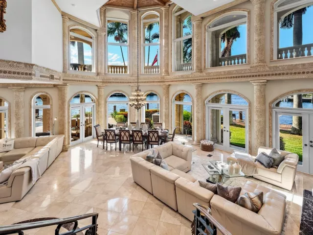 6-bedroom home for rent in Fort Lauderdale - 3005 NE 19th Street - MondialRealty
