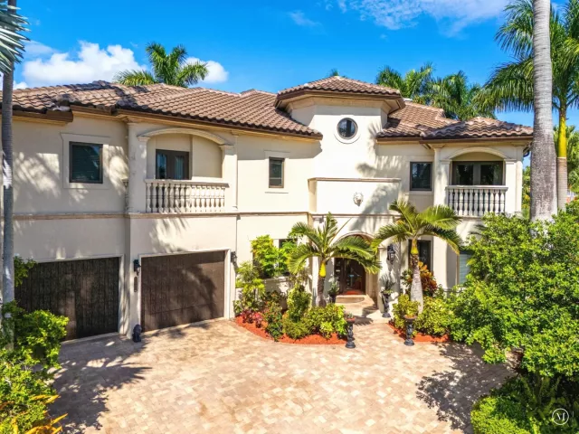 6-bedroom home for rent in Fort Lauderdale - 3005 NE 19th Street - MondialRealty