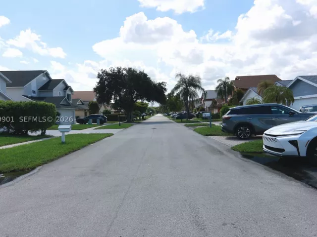3-bedroom home for rent in Pembroke Pines - 9620 SW 9th Ct - MondialRealty