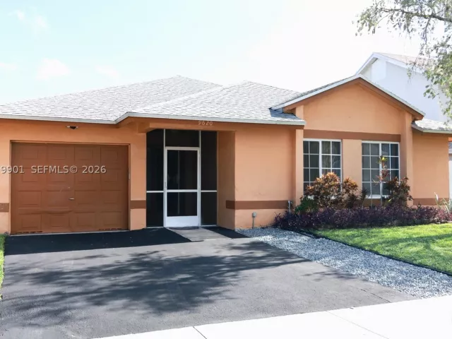 3-bedroom home for rent in Pembroke Pines - 9620 SW 9th Ct - MondialRealty