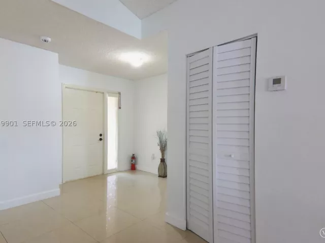 3-bedroom home for rent in Pembroke Pines - 9620 SW 9th Ct - MondialRealty