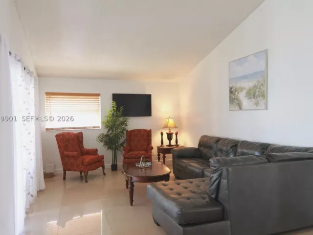 3-bedroom home for rent in Pembroke Pines - 9620 SW 9th Ct - MondialRealty