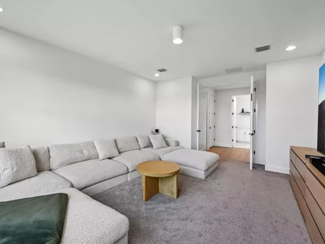 5-bedroom home for sale in Boca Raton - 17070 Rainbow Falls Trail - MondialRealty
