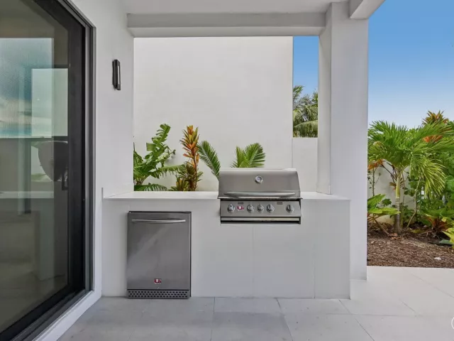 5-bedroom home for sale in Boca Raton - 17070 Rainbow Falls Trail - MondialRealty